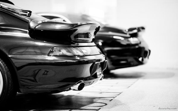 993_porsche_turbo_and_996_porsche_turbo-wallpaper-1280x800